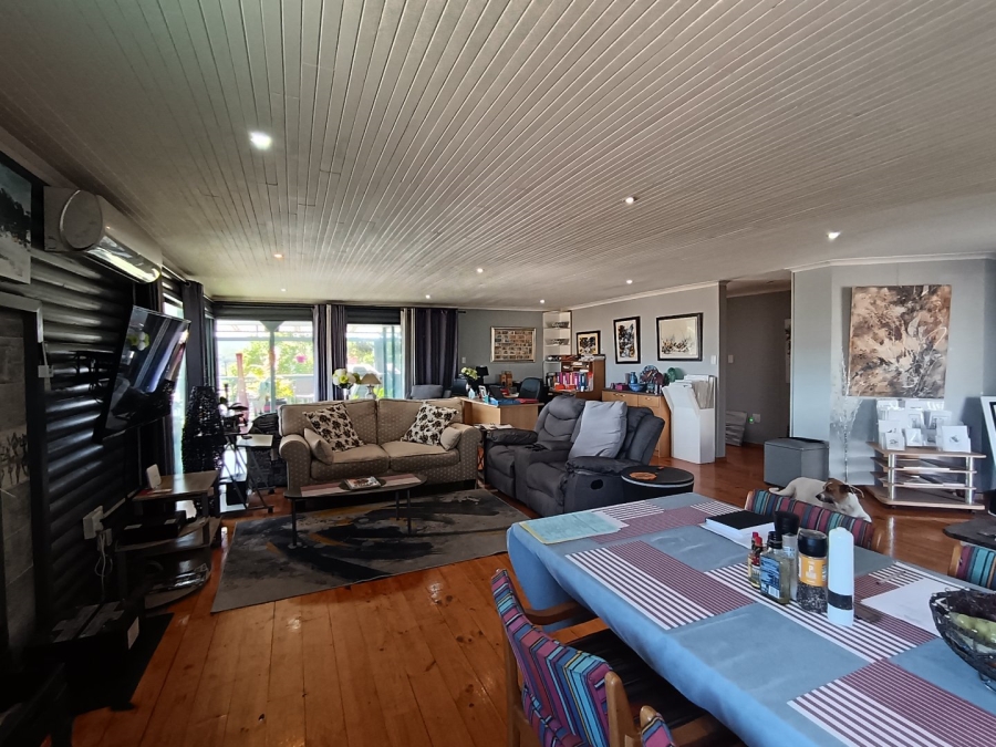 3 Bedroom Property for Sale in Stilbaai Wes Western Cape